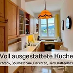 Apartment View Apartment, Blick Auf Den Traunsee Und Auf Schloss Orth - Ideal Fuer Paare Und Geniesser *