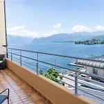 View Apartment, Blick Auf Den Traunsee Und Auf Schloss Orth - Ideal Fuer Paare Und Geniesser