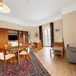 Apartmán View Apartment, Blick Auf Den Traunsee Und Auf Schloss Orth - Ideal Fuer Paare Und Geniesser *