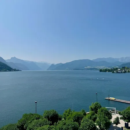 Salzkammergut Homes - View Apartment, Blick Auf Den Traunsee Und Auf Schloss Orth - Ideal Für Paare Und Genießer Apartment *