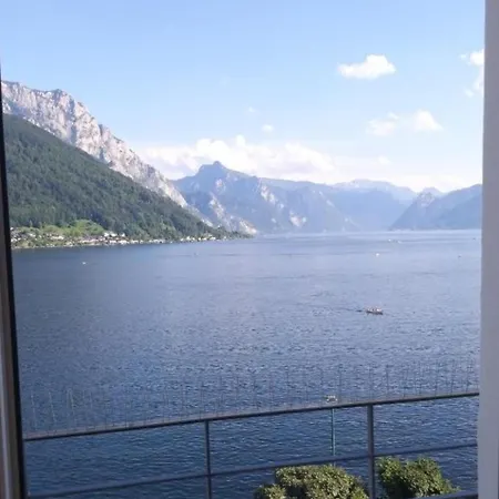 アパート Salzkammergut Homes Gmunden - Lake View Apartment, Blick Auf Den Traunsee Und Auf Das Schloss Orth - Ideal Fuer Paare Und Geniesser