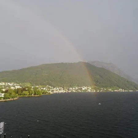Apartmán View Apartment, Blick Auf Den Traunsee Und Auf Schloss Orth - Ideal Fuer Paare Und Geniesser
