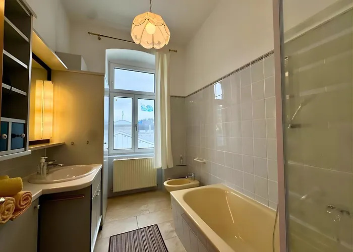 Apartment Salzkammergut Homes - View Apartment, Blick Auf Den Traunsee Und Auf Schloss Orth - Ideal Für Paare Und Genießer Gmunden