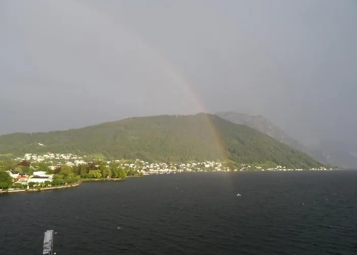 아파트 View Apartment, Blick Auf Den Traunsee Und Auf Schloss Orth - Ideal Fuer Paare Und Geniesser