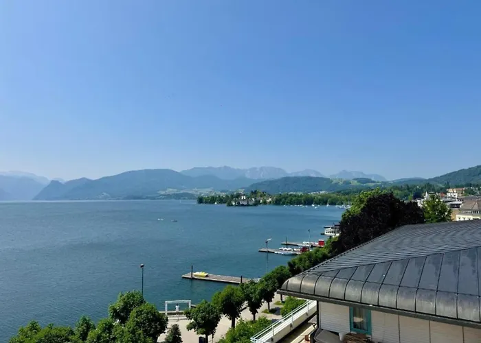 Salzkammergut Homes - View Apartment, Blick Auf Den Traunsee Und Auf Schloss Orth - Ideal Für Paare Und Genießer Apartment *