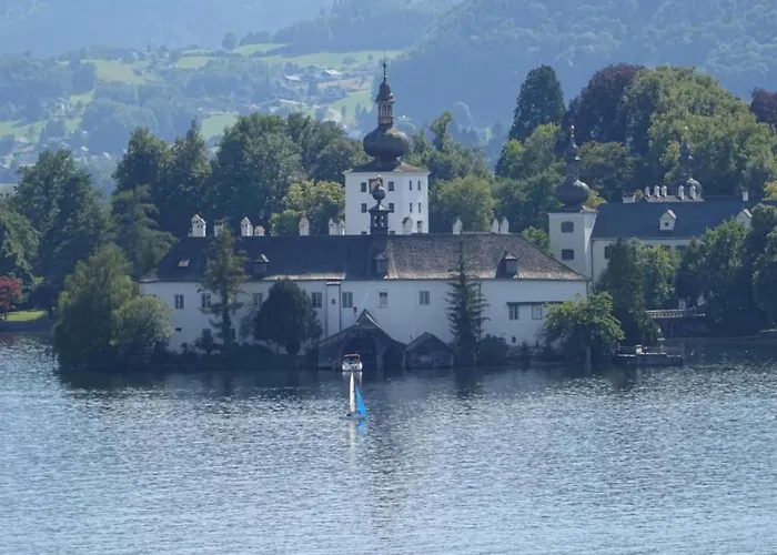 Apartment Salzkammergut Homes - View Apartment, Blick Auf Den Traunsee Und Auf Schloss Orth - Ideal Für Paare Und Genießer