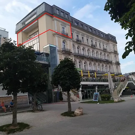 Salzkammergut Homes Gmunden - Lake View Apartment, Blick Auf Den Traunsee Und Auf Das Schloss Orth - Ideal Fuer Paare Und Geniesser * גמונדן