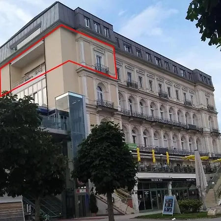 公寓 View Apartment, Blick Auf Den Traunsee Und Auf Schloss Orth - Ideal Fuer Paare Und Geniesser 格蒙登