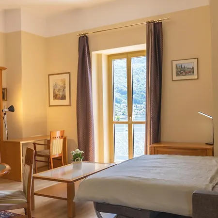 Lejlighed View Apartment, Blick Auf Den Traunsee Und Auf Schloss Orth - Ideal Fuer Paare Und Geniesser *