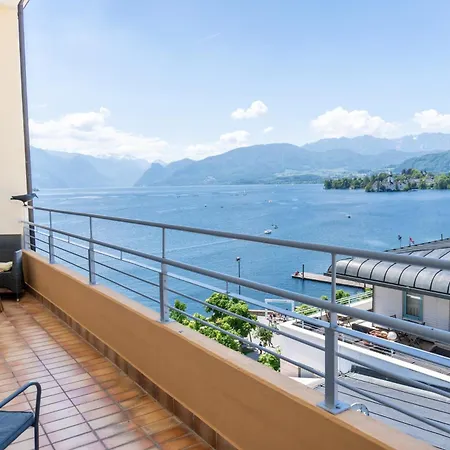 View Apartment, Blick Auf Den Traunsee Und Auf Schloss Orth - Ideal Fuer Paare Und Geniesser