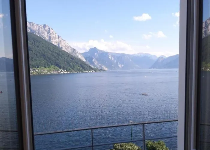 Appartement View Apartment, Blick Auf Den Traunsee Und Auf Schloss Orth - Ideal Fuer Paare Und Geniesser