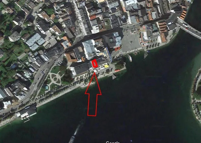 View Apartment, Blick Auf Den Traunsee Und Auf Schloss Orth - Ideal Fuer Paare Und Geniesser *